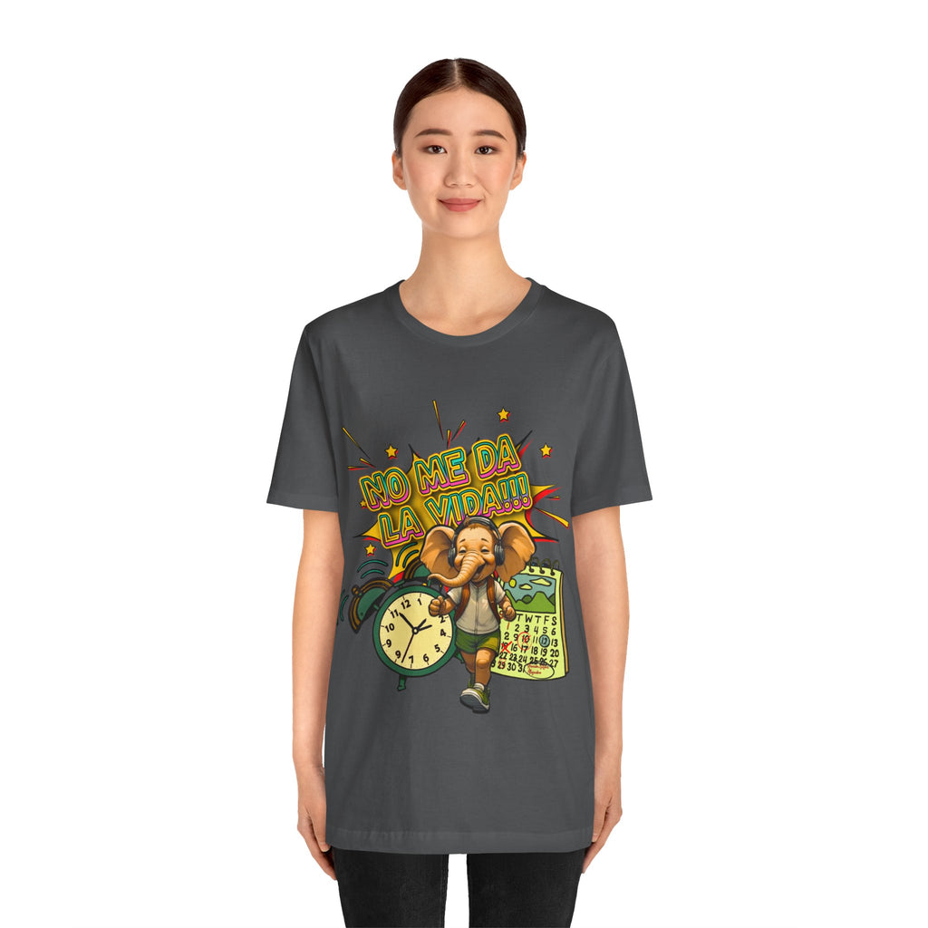 No Me Da La Vida Elephant Graphic Tee — Funny Spanish Alarm Clock T-Shirt