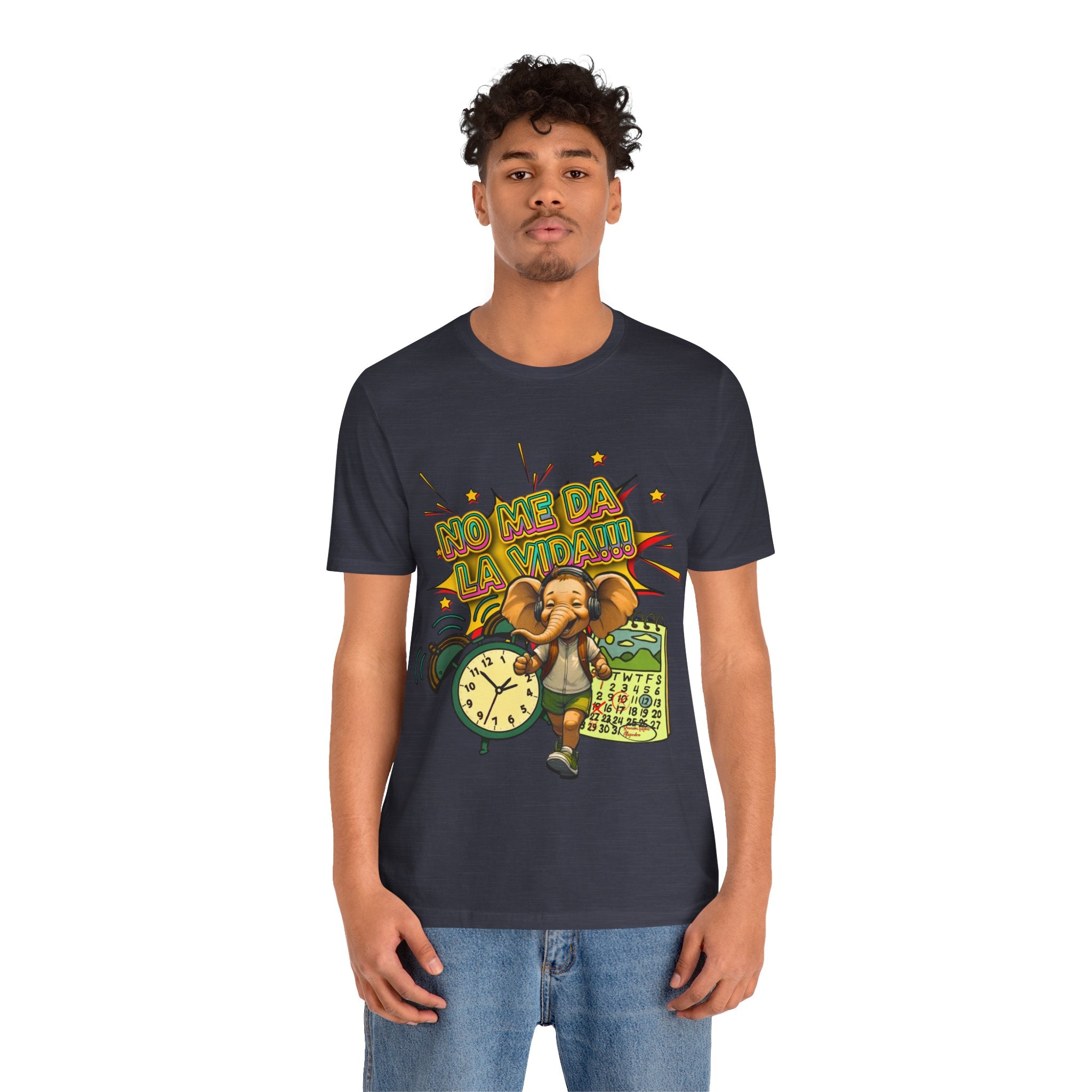 No Me Da La Vida Elephant Graphic Tee — Funny Spanish Alarm Clock T-Shirt
