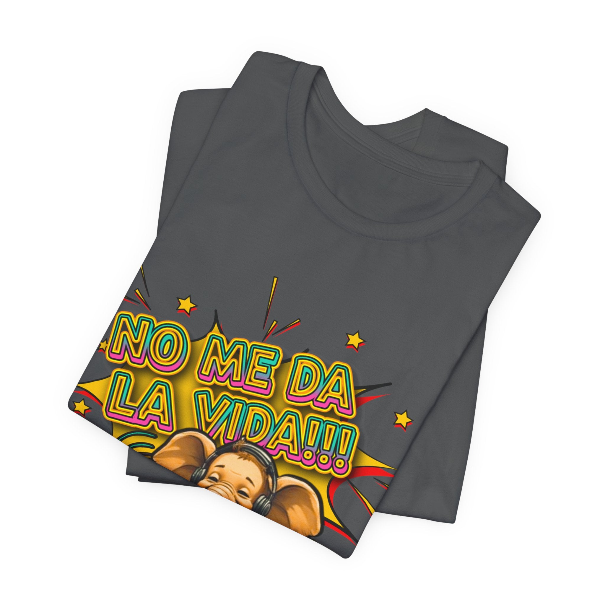 No Me Da La Vida Elephant Graphic Tee — Funny Spanish Alarm Clock T-Shirt